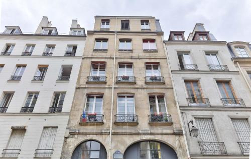 Urban Flat 120 - Charming 3 bedroom Flat in Le Marais