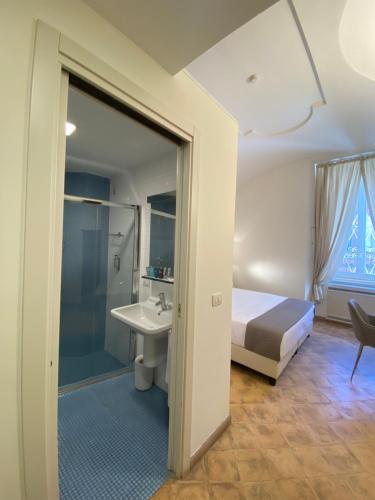 Basilica Hotelにあるバスルーム