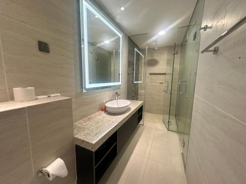 Ένα μπάνιο στο Holiday Suites at Star