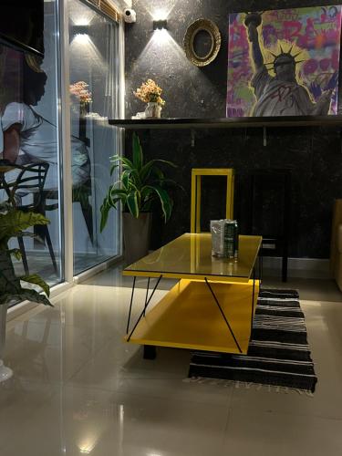 Ruang duduk di Private pool suites By Day Off