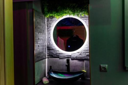 Φωτογραφία από το άλμπουμ του Opale Spa - Jacuzzi et sauna privatifs σε Mons-en-Baroeul