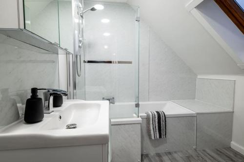 Ένα μπάνιο στο Strathbogie Apartment Huntly