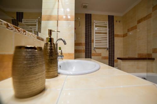 Un baño de Neptune prestige home near Rome
