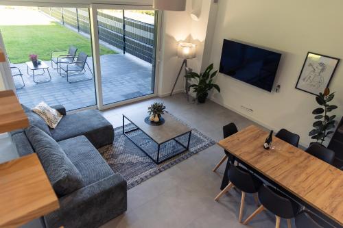 TV a/nebo společenská místnost v ubytování Wilga HOUSE