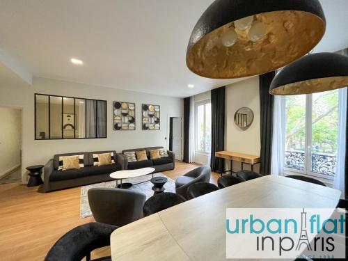 Urban Flat 119 - Spacious 5 Bedroom Flat in Paris