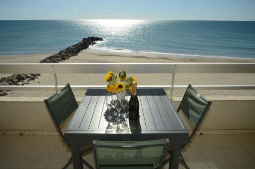 Bleu Horizon YourHostHelper