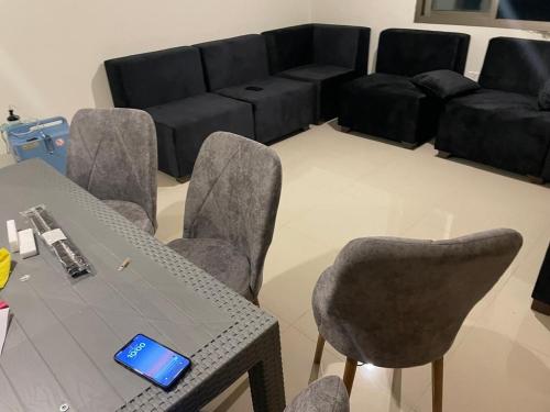 Khu vực ghế ngồi tại The Majestic Garden Escape