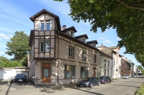 Au Cheval Blanc - Appartement Familial 6P Parking privé gratuit- 15 min centre ville