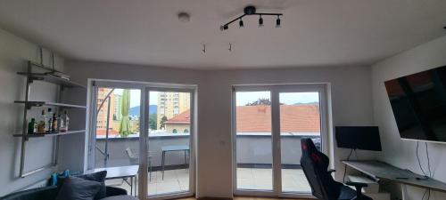 Neubau mit Terrasse - Sonne 10 bis 20 Uhr
