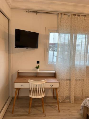 Télévision ou salle de divertissement dans l'établissement La Merveille de la côte à Monastir