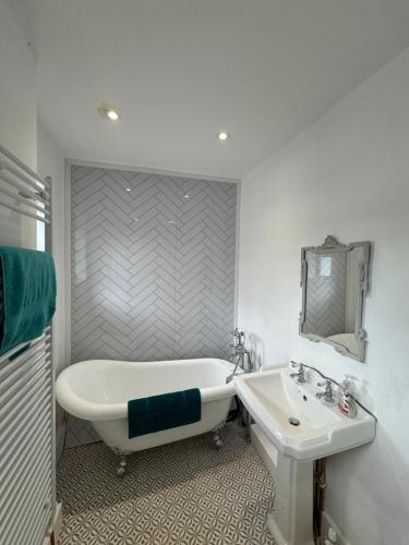 Koupelna v ubytování Detached 4 bed House - Brecon Beacons National Park