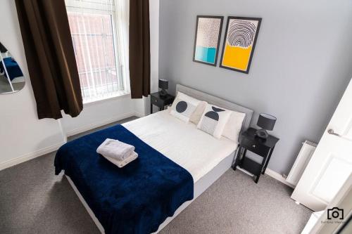 Postel nebo postele na pokoji v ubytování City Comfort 2 King Beds Fast WiFi