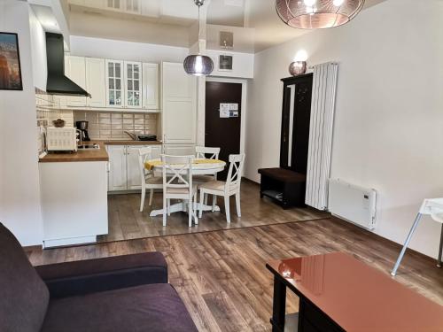 Η κουζίνα ή μικρή κουζίνα στο Amazing Brownie by Miro Apartment