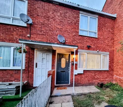 2 Bed Entire House London Zaftastic Stays Tooting photo 16