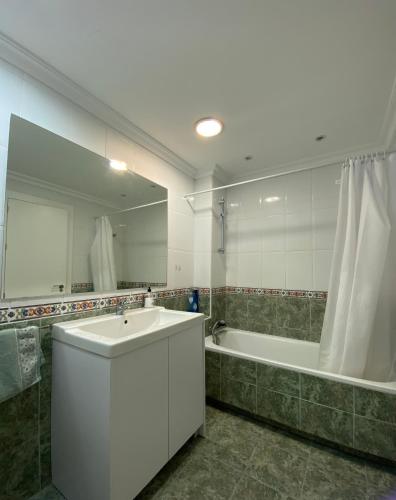 Beautiful flat with sea view in the city center