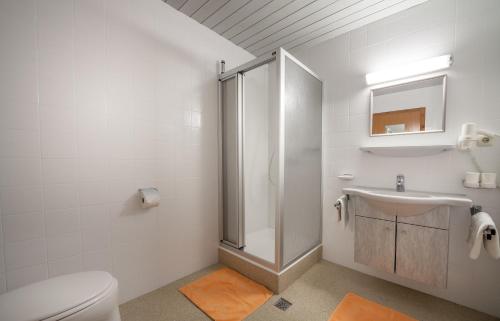 Kúpeľňa v ubytovaní Gästehaus Erler