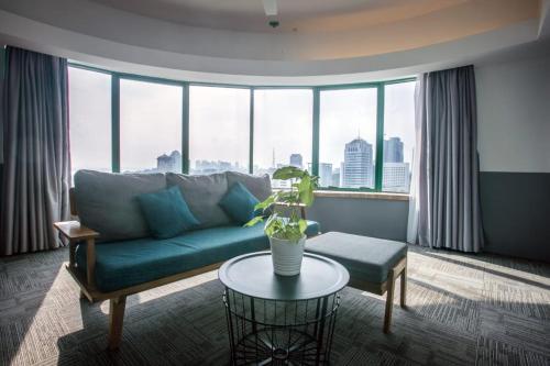 Ruang duduk di Z HOTEL