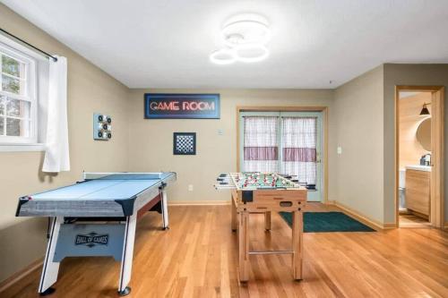 Φωτογραφία από το άλμπουμ του hot tub I game room I private deck I σε Summersville