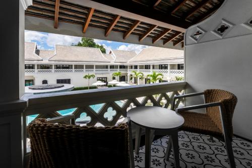 Πισίνα στο ή κοντά στο Choasis Hotel-Luang Prabang