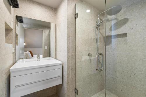 Et badeværelse på Lodges 1 - Lake Front