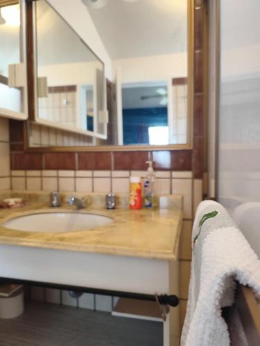Gallery image of Vista del Lago 아름다운 수영장이있는 독립 1 bedrooms Casita in San Nicolás de Ibarra