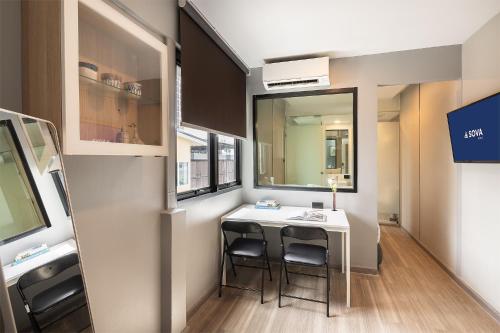 Η κουζίνα ή μικρή κουζίνα στο SOVA Hotel Bangkok