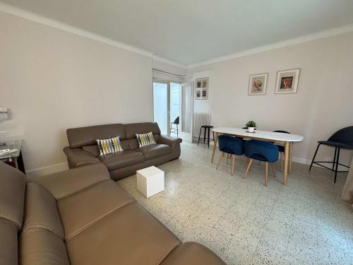 C070 Magnifique appartement au calme 2 Chambre centre