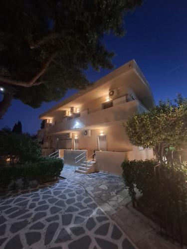 Studios Αποστόλης Selianitika