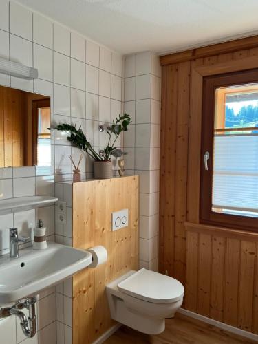 Koupelna v ubytování Große gemütliche Ferienwohnung in Schwarzwaldhof