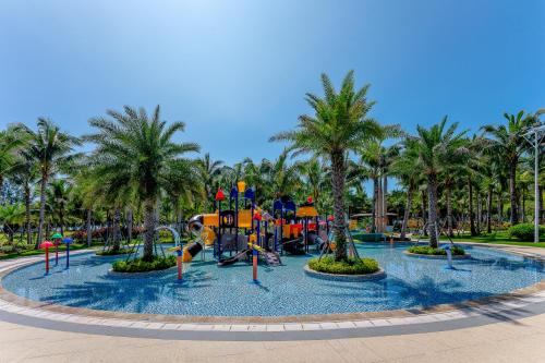 Bazén v ubytování Holiday Inn Hainan Xiangshui Bay by IHG nebo v jeho okolí