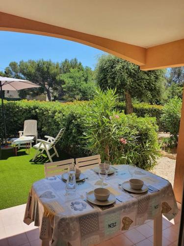 Joli appart à 100m de la mer, jardin et piscine