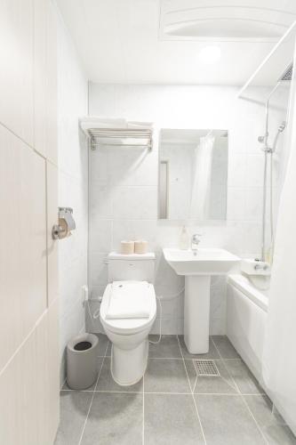 Un baño de Hotel Myeongdongjang