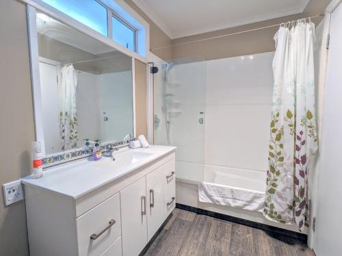Ένα μπάνιο στο Dream home in central of Rotorua with spa pool