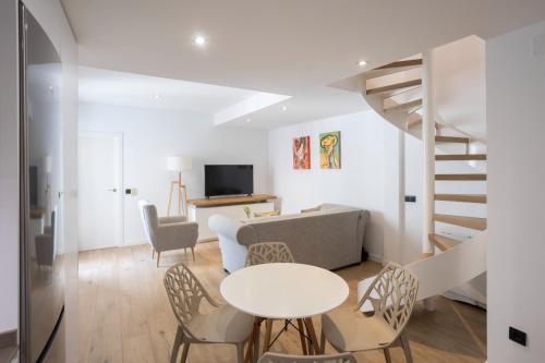 Private & Pool Goyeneta Sevilla Urban Apartment