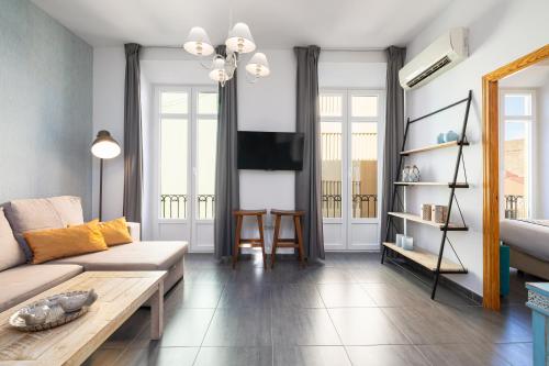 Holidays2Malaga Dos Aceras in Old Town & High Speed Wifi