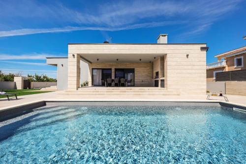 Swimmingpoolen hos eller tæt på Villa Anlero ZadarVillas