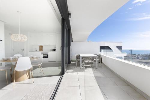 Elegant Luxury Suite with Terrace in Higueron