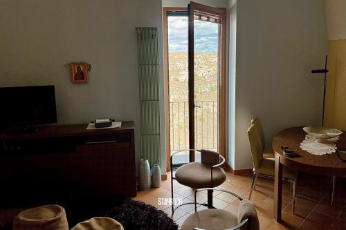 TV a/nebo společenská místnost v ubytování Luce nei Sassi Eleganza e Belvedere