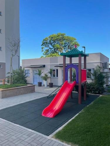 Herní místnost nebo prostor pro děti v ubytování Ap a 2 quadras da praia e próximo ao Beto Carrero