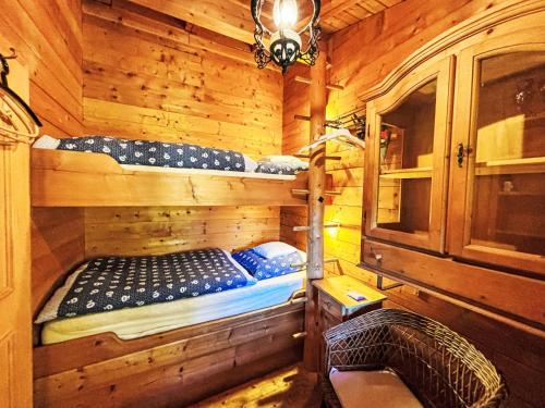 Postel nebo postele na pokoji v ubytování Holiday Home Ferienhaus Giselbrecht by Interhome