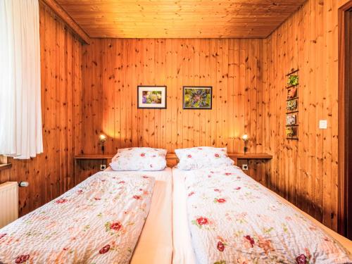 Postel nebo postele na pokoji v ubytování Apartment Reinskopf-4 by Interhome