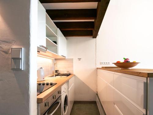 Η κουζίνα ή μικρή κουζίνα στο Apartment Hameau du courant-2 by Interhome