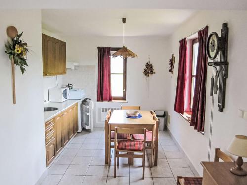 Dapur atau dapur kecil di Holiday Home Stárkov by Interhome