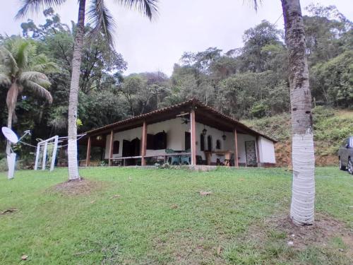 Taman di luar Rancho Leguian Seu refúgio na natureza Cachoeiras de Macacu