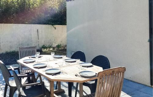 Φωτογραφία από το άλμπουμ του 4 Bedroom Amazing Home In Lanton σε Lanton