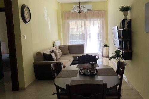 Μια τηλεόραση ή/και κέντρο ψυχαγωγίας στο Alex Apartment