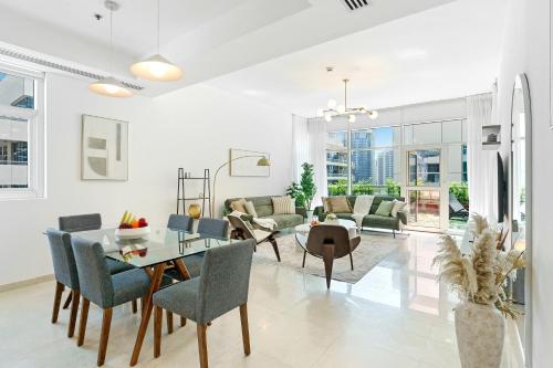 DAYF-ALI City's Heart Chic 1 BR Huge Terrace and Great Access
