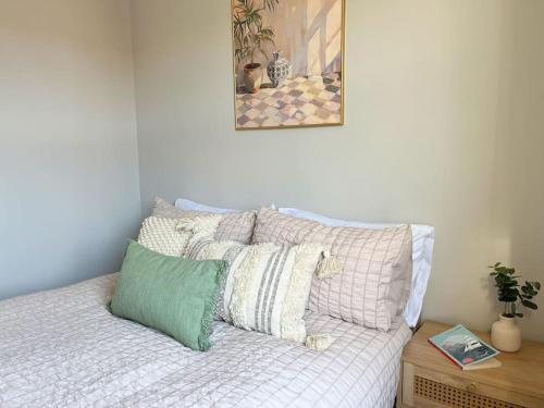 Artistic 3 bed home in Old Trafford next to MUFC photo 8