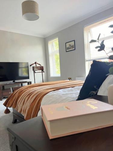 Artistic 3 bed home in Old Trafford next to MUFC photo 32