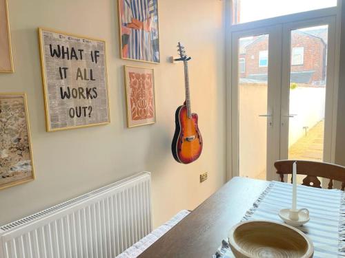 Artistic 3 bed home in Old Trafford next to MUFC photo 41